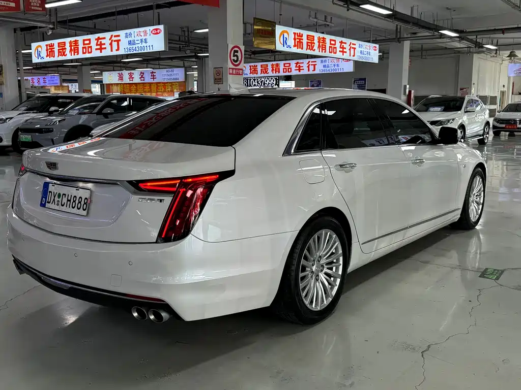 CADILLAC CT6