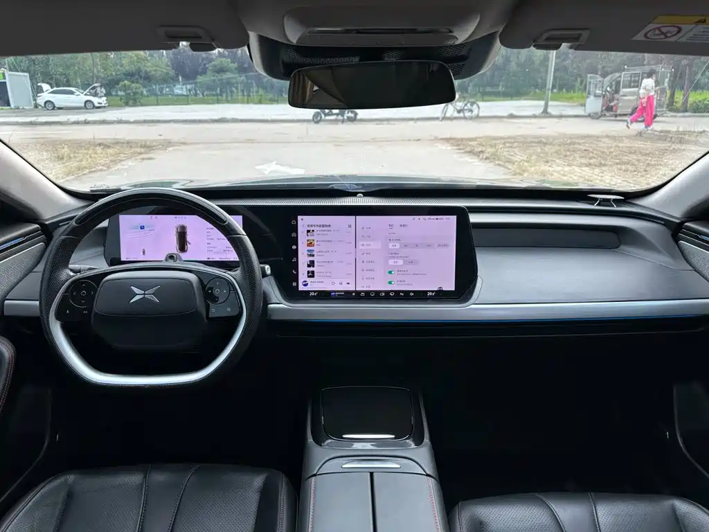 XPeng P7 — миниатюра 10