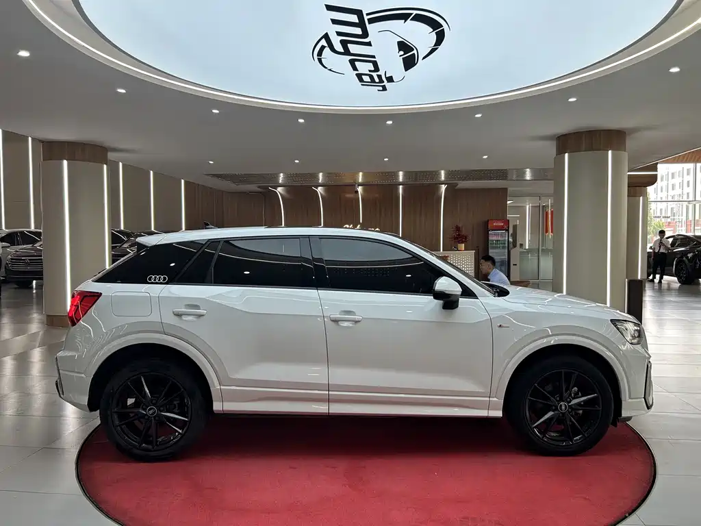 Audi Q2L — миниатюра 4
