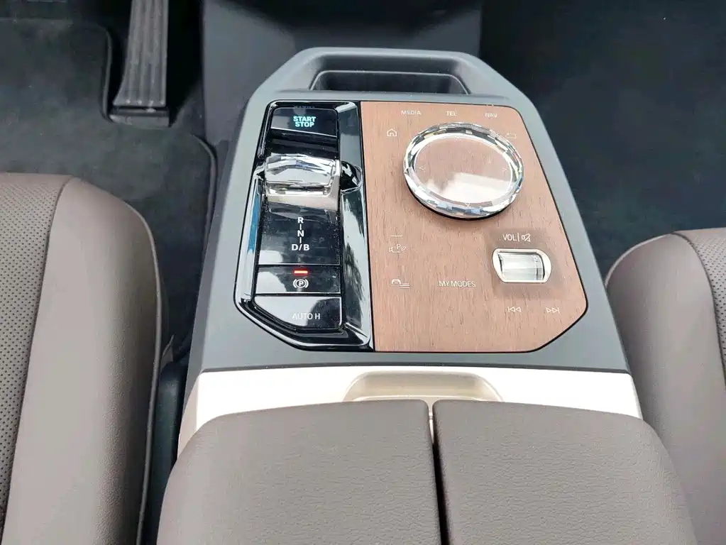 BMW iX — миниатюра 5