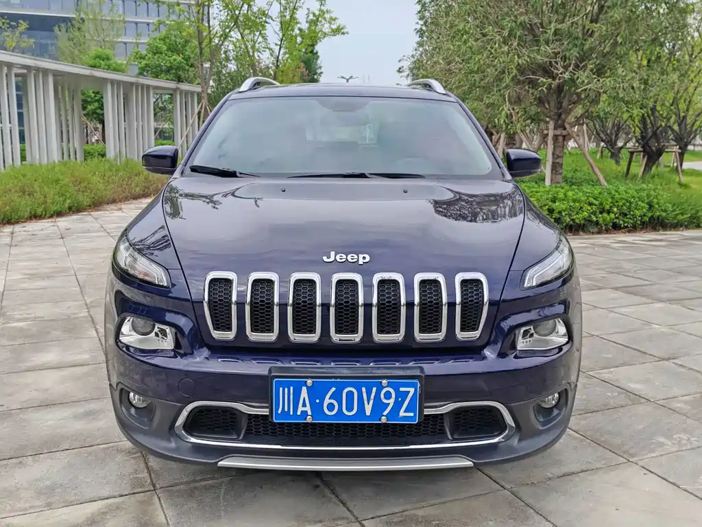 Jeep Cherokee — миниатюра 2