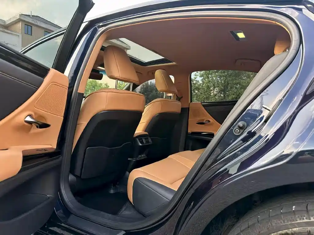 Lexus ES — миниатюра 8