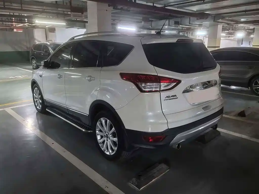 Ford Kuga — миниатюра 9