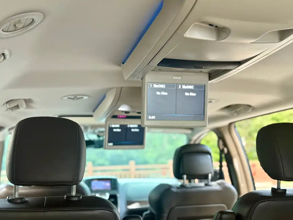 Chrysler Grand Voyager (Import) — миниатюра 31