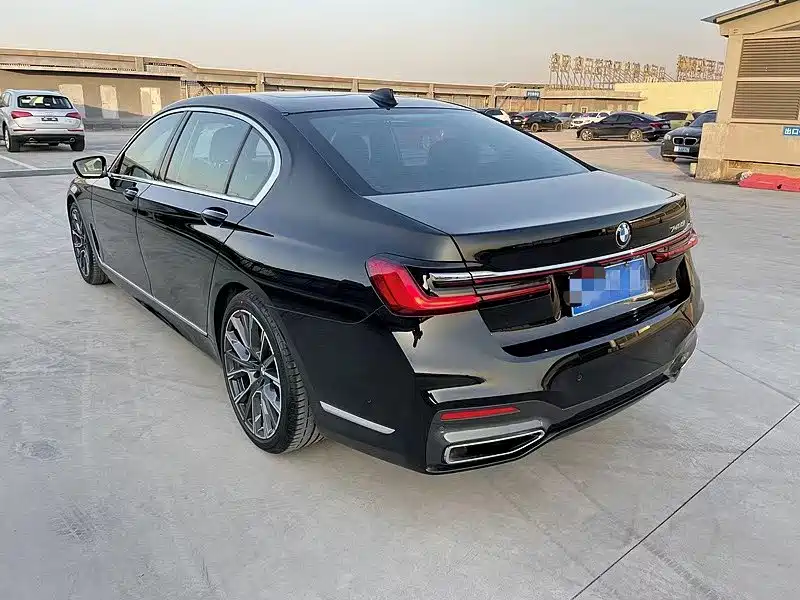 BMW 7 Series — миниатюра 7