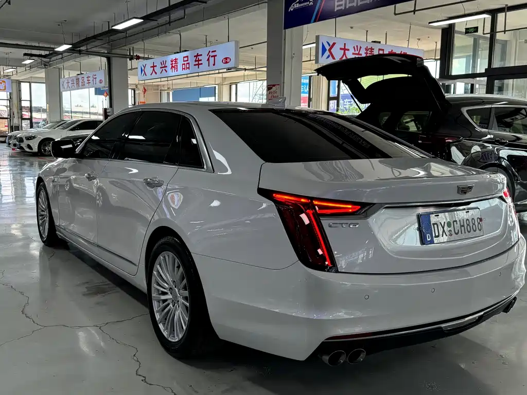 CADILLAC CT6