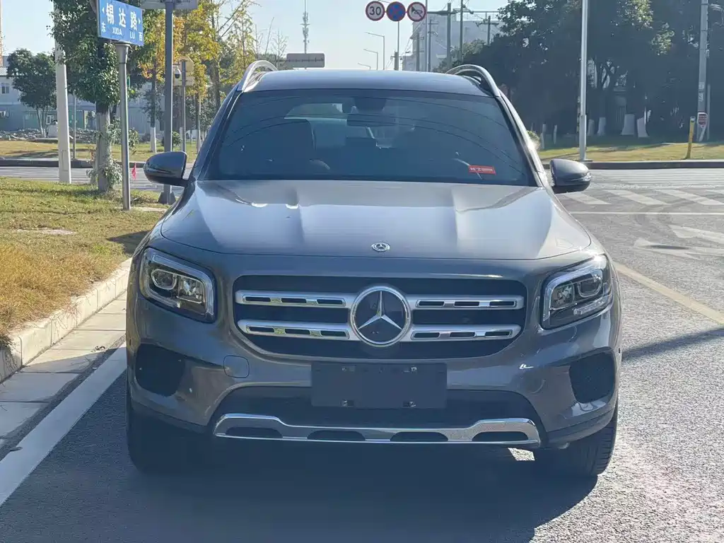 MERCEDES-BENZ GLB
