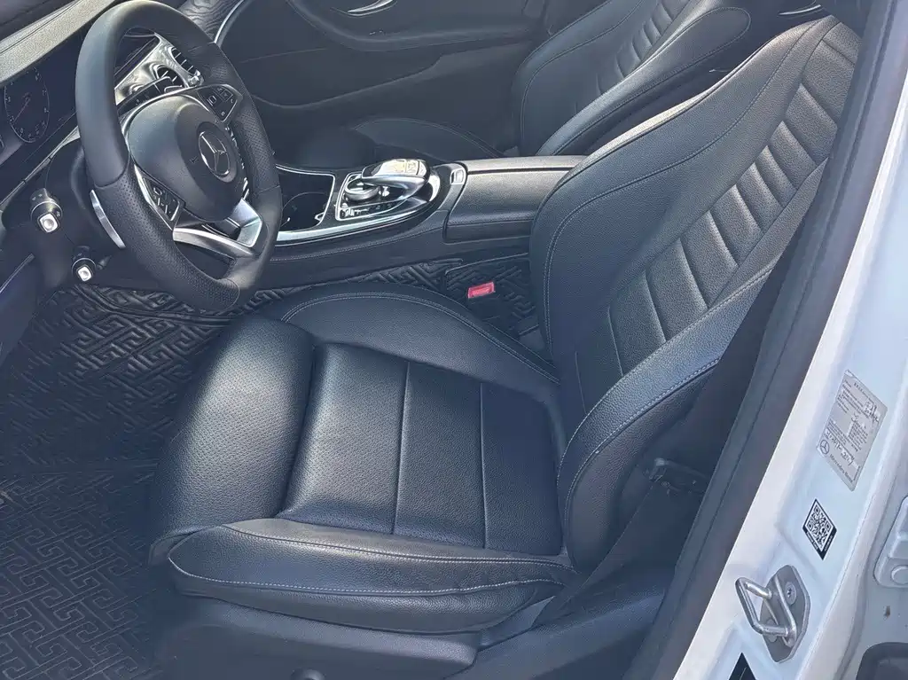 Mercedes-Benz E-Class — миниатюра 9