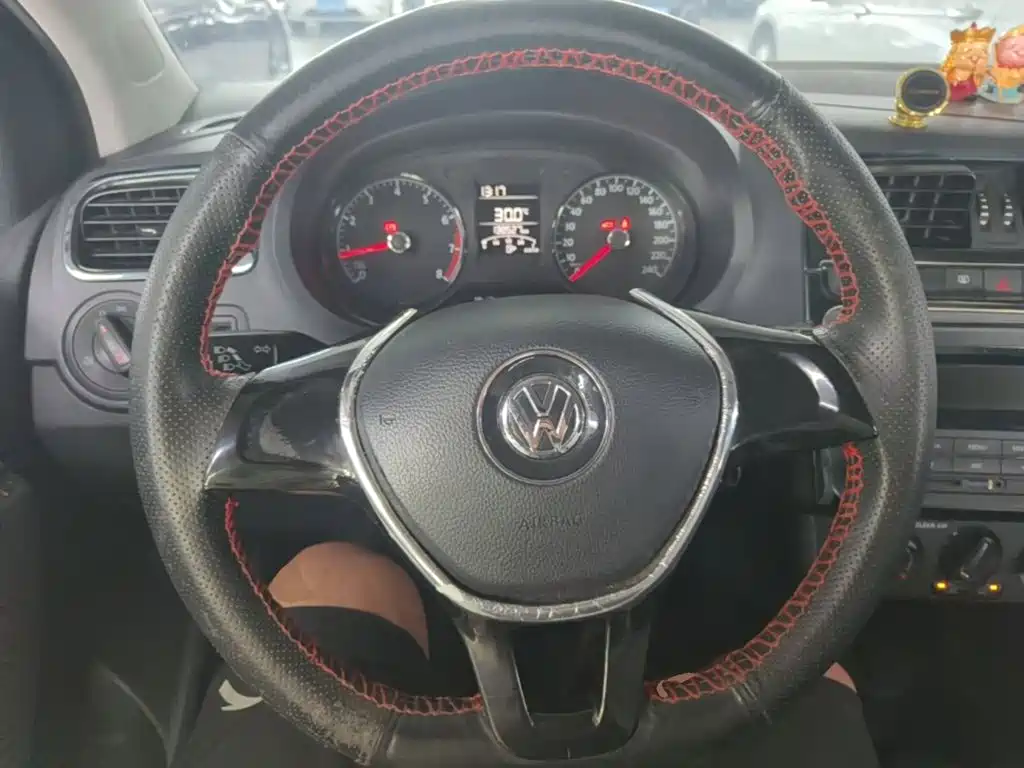Volkswagen Polo — миниатюра 11