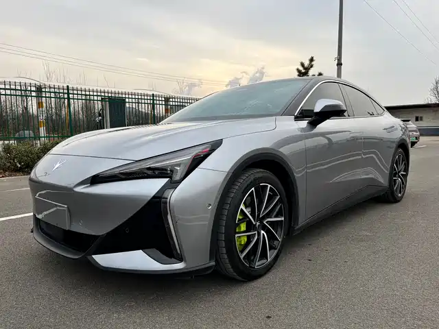 ARCFOX EXTREME FOX POLAR FOX ALPHA S5 2024