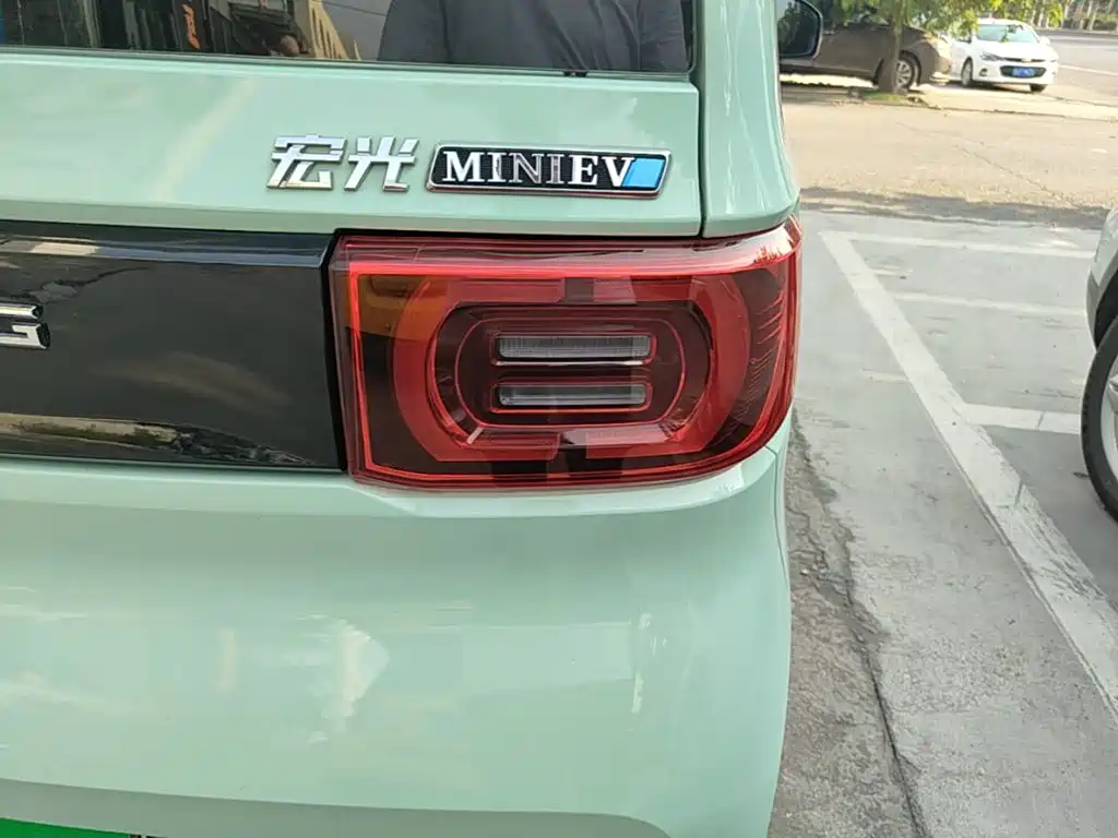 Wuling MINIEV — миниатюра 8