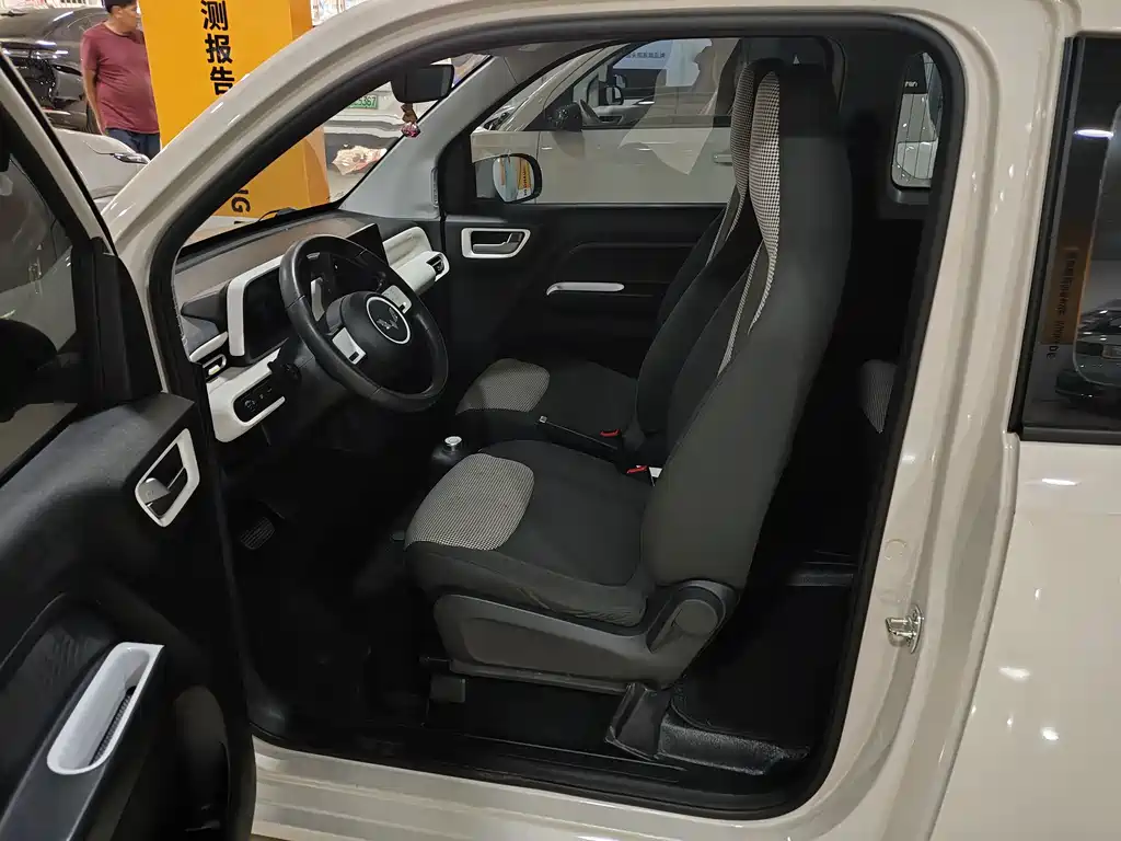 Wuling MINIEV — миниатюра 3