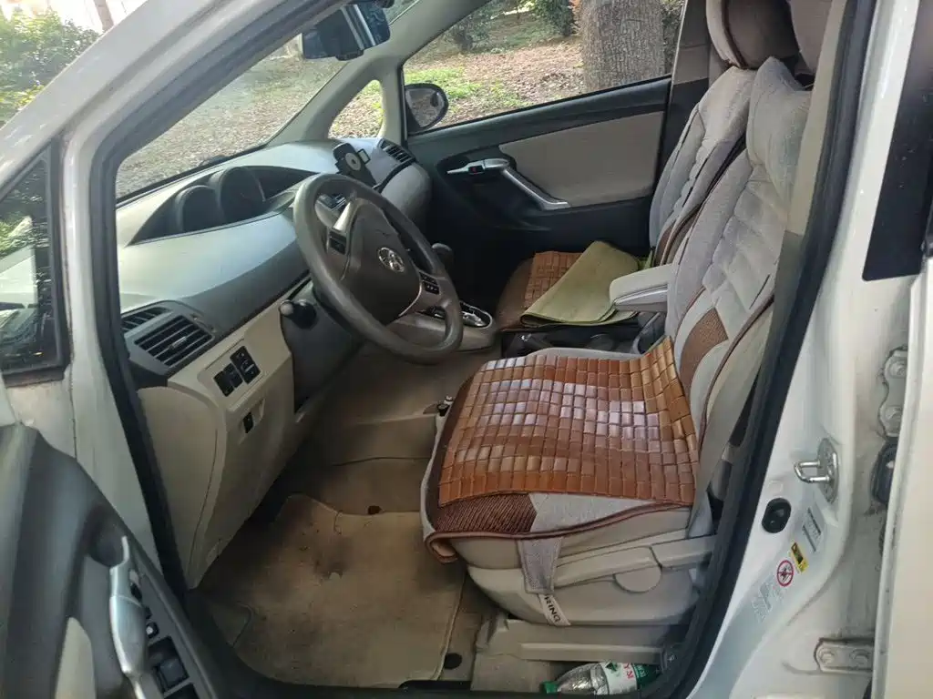 Toyota Verso — миниатюра 8