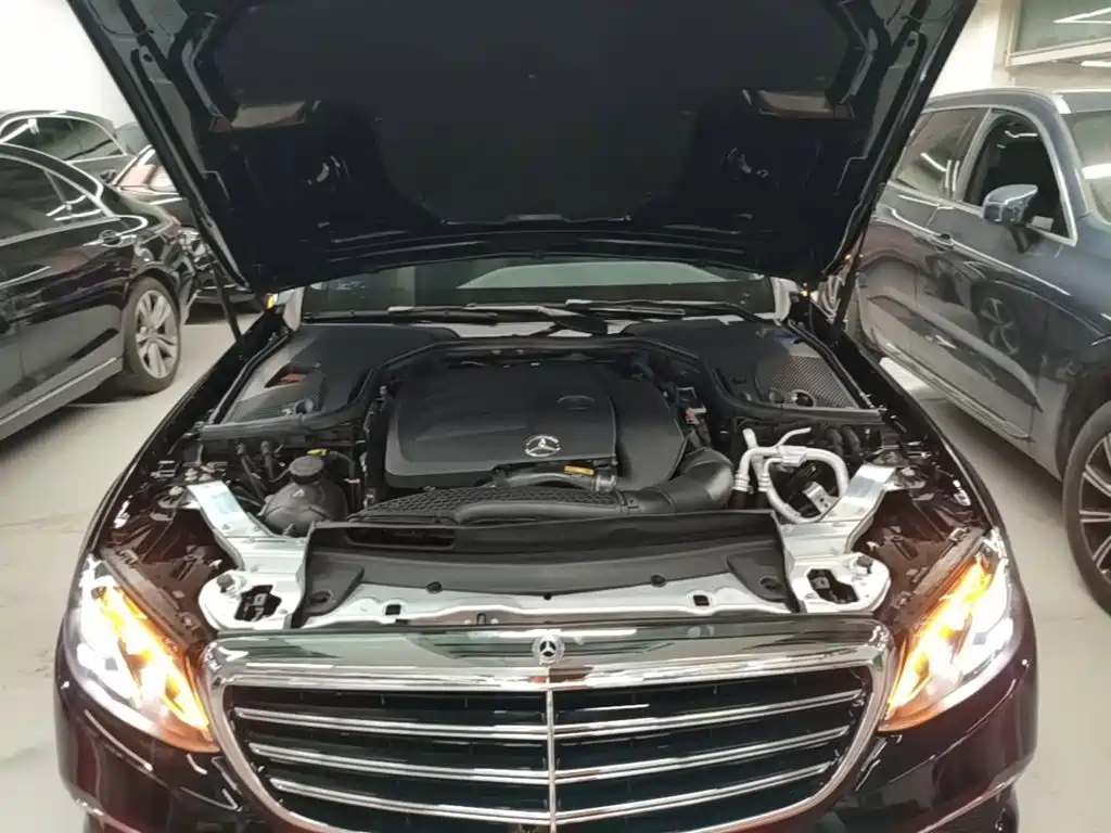 Mercedes-Benz E-Class — миниатюра 20