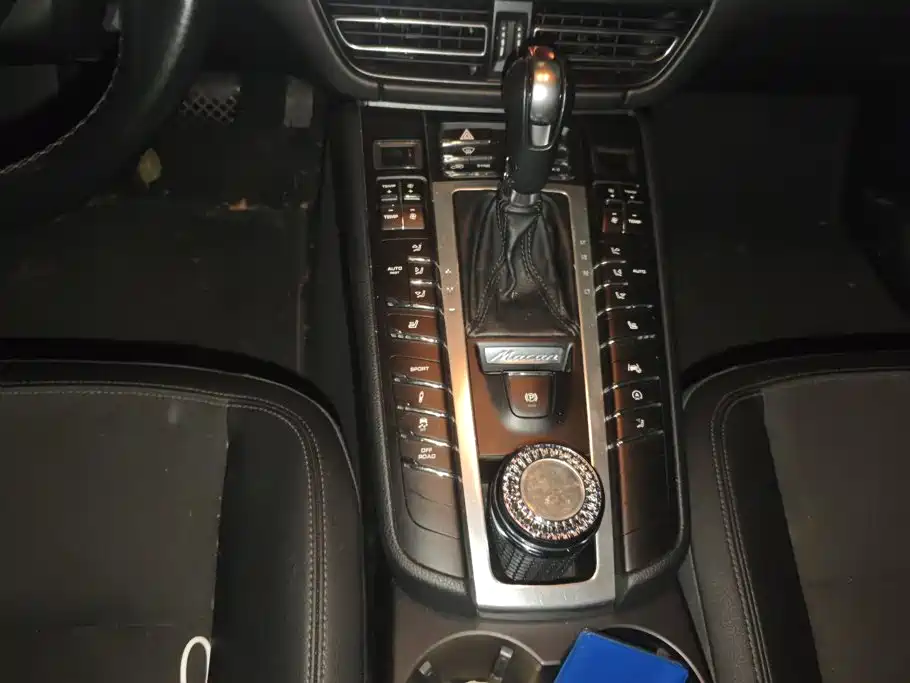 Porsche Macan — миниатюра 16