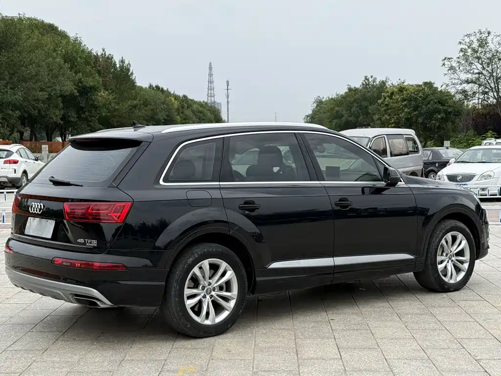 Audi Q7 — миниатюра 4