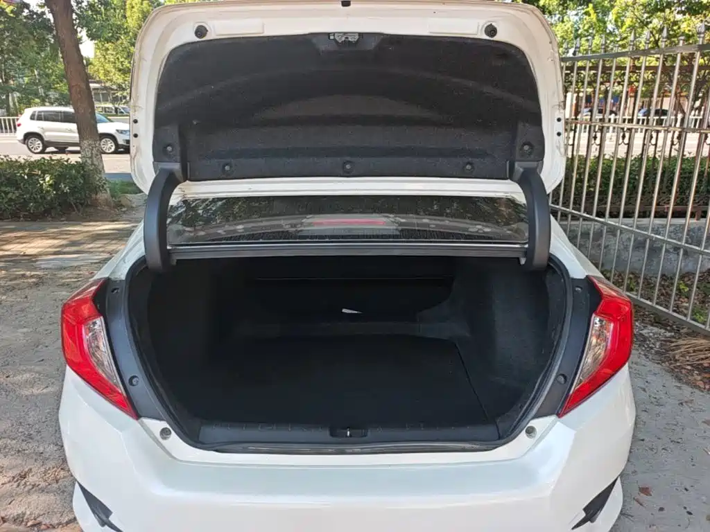 Honda Civic — миниатюра 19
