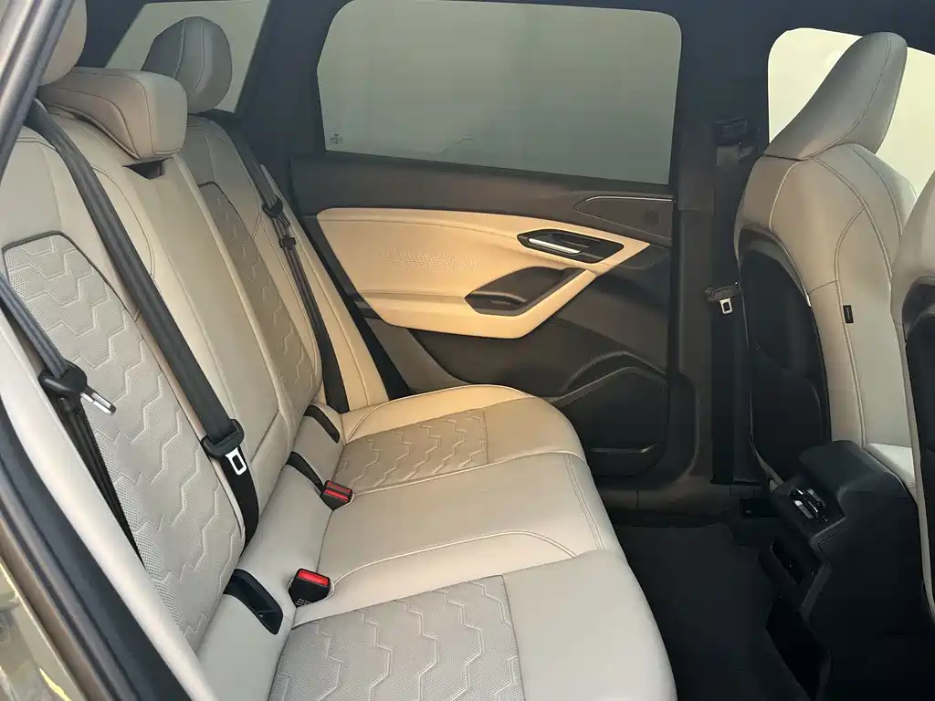 Audi Q6L e-tron — миниатюра 7
