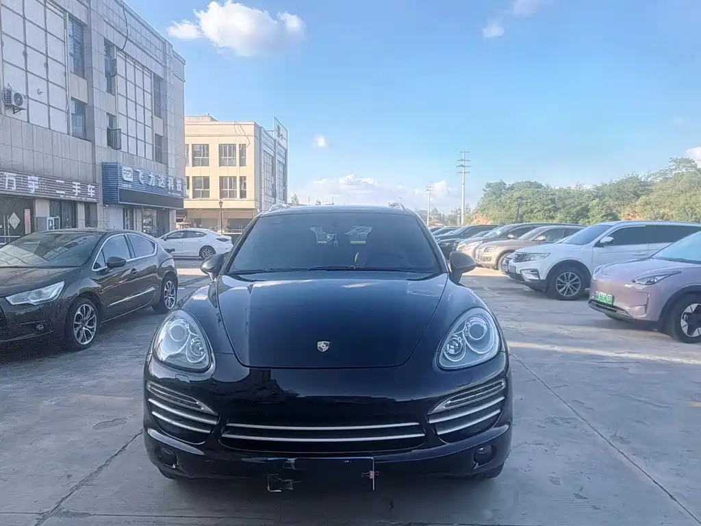 Porsche Cayenne — миниатюра 3