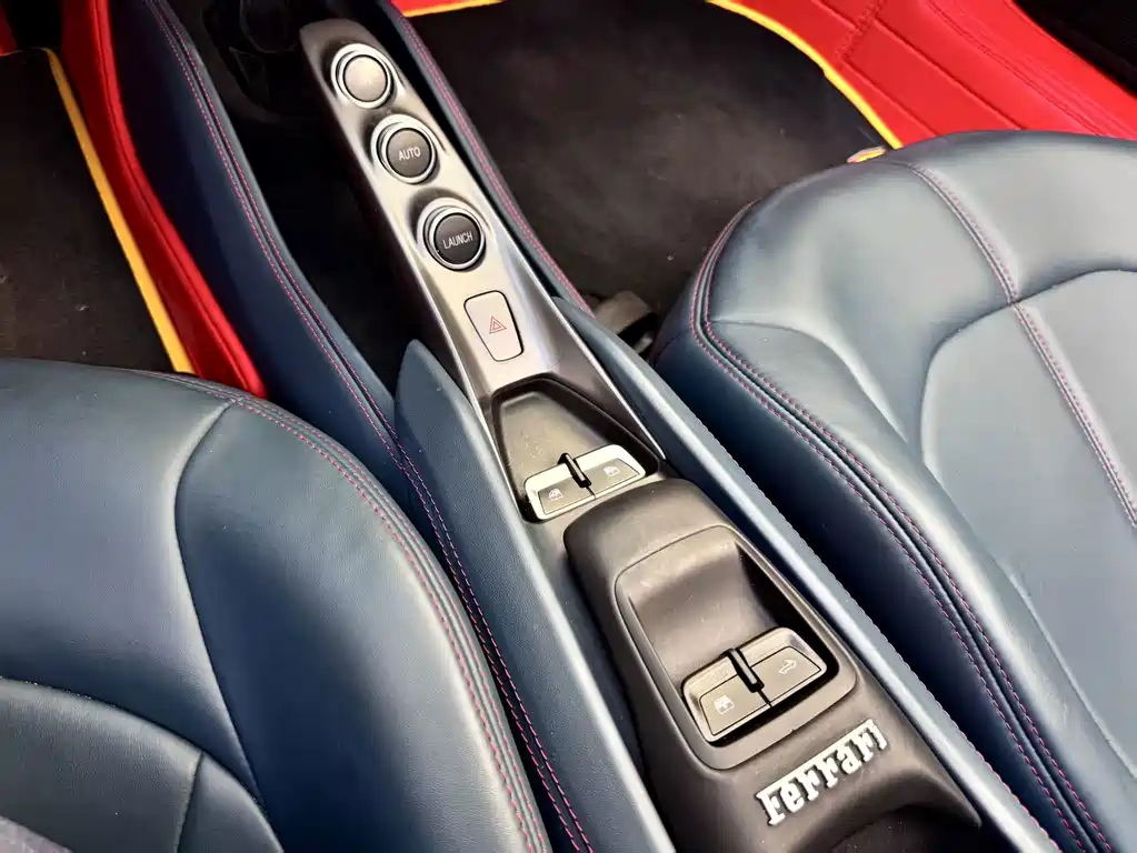 Ferrari F8 — миниатюра 6
