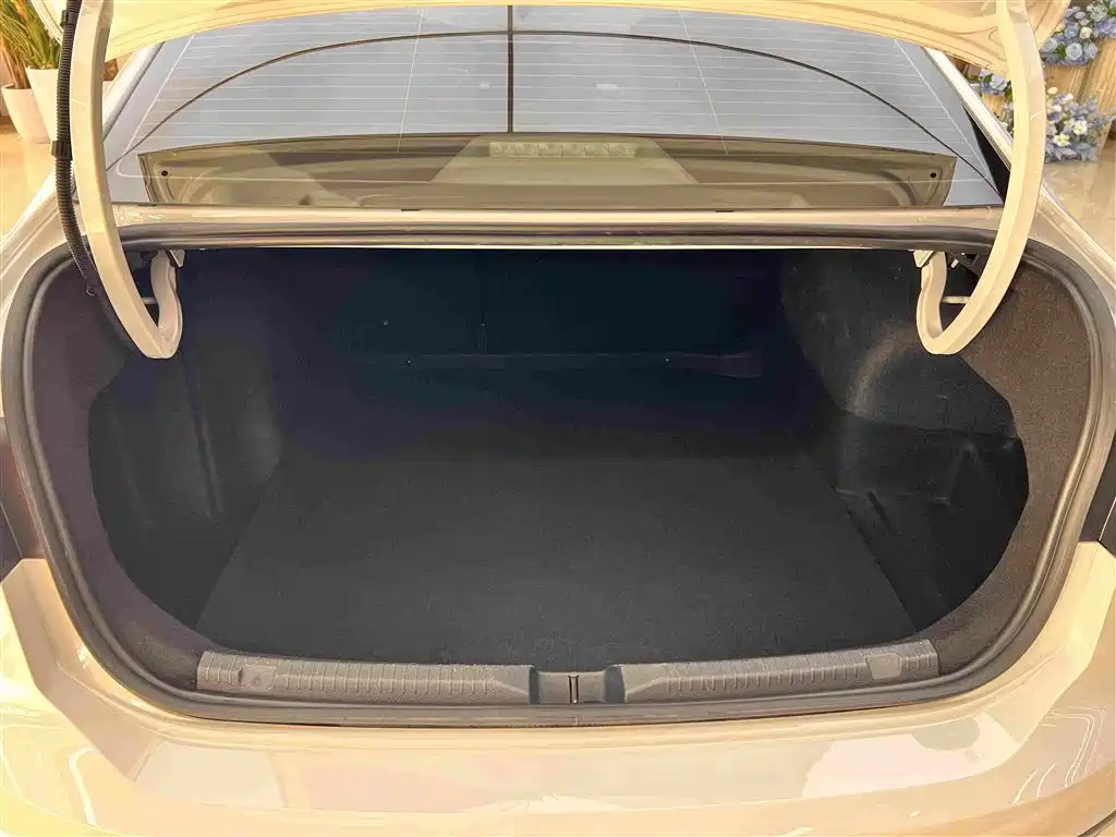 Volkswagen Lavida — миниатюра 19