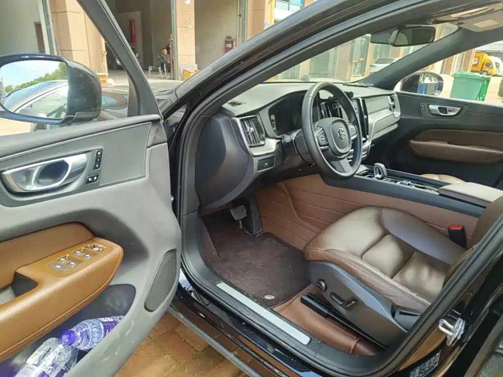 Volvo XC60 — миниатюра 12