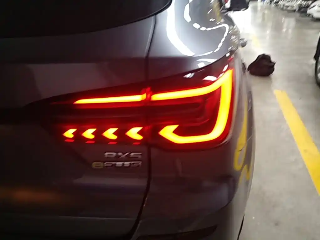 Roewe RX5 New Energy — миниатюра 8