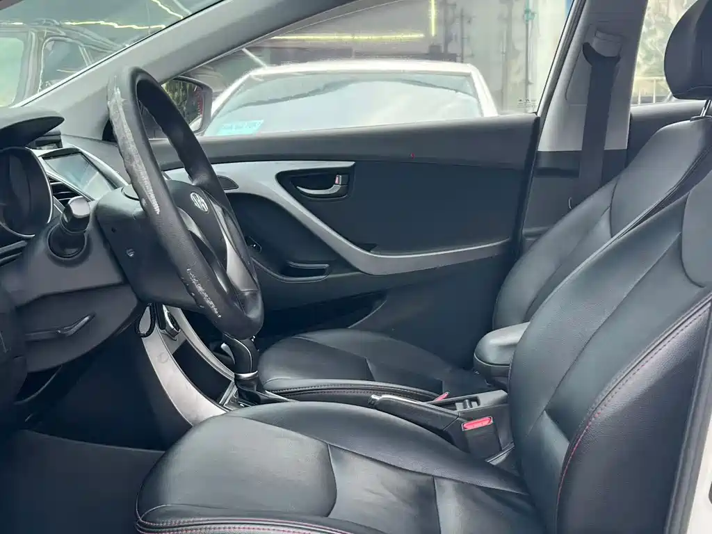 Hyundai Elantra Langdong — миниатюра 9