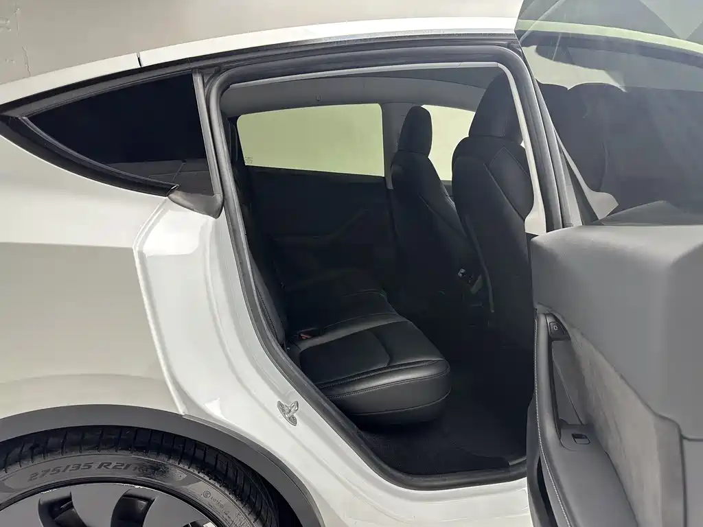 Tesla Model Y — фотографии объявления, Фото 14