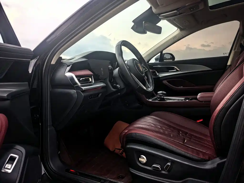 Hongqi H5 2023 2.0T AT