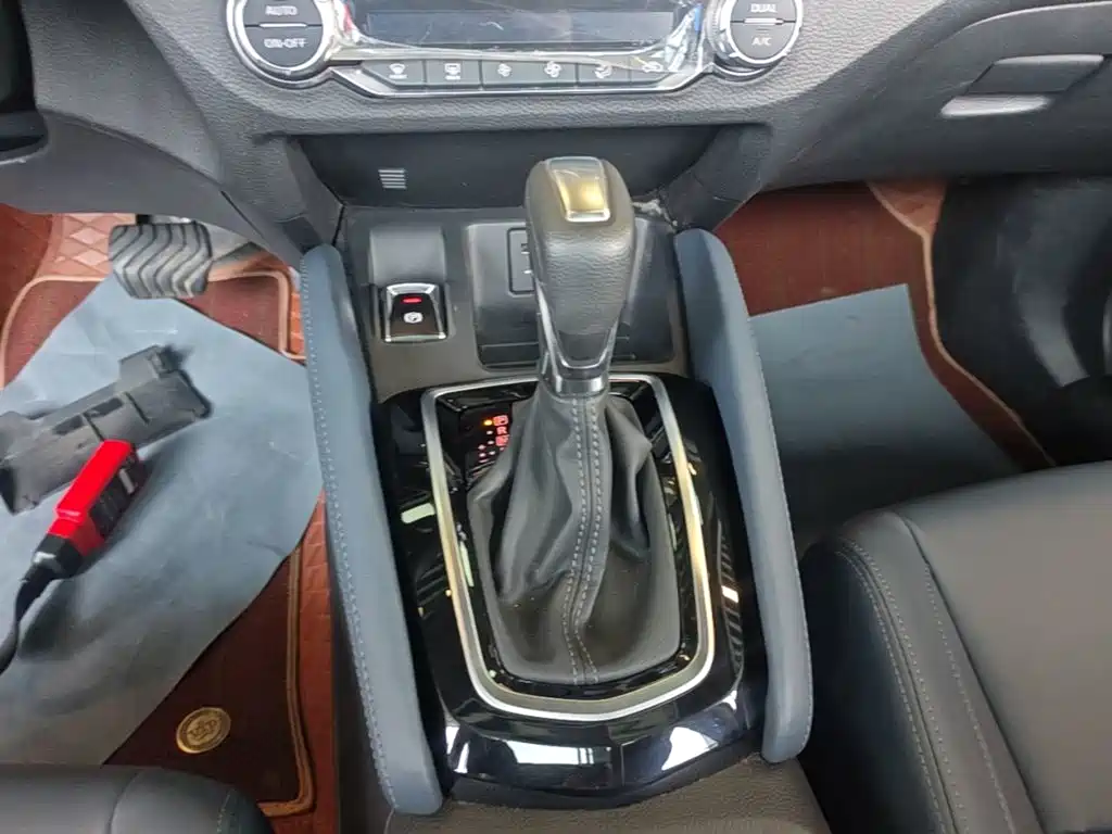 Nissan Qashqai — миниатюра 14