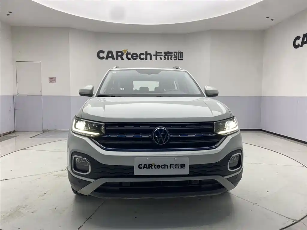 Volkswagen Tacqua 2023 200TSI DSG Smart Connect