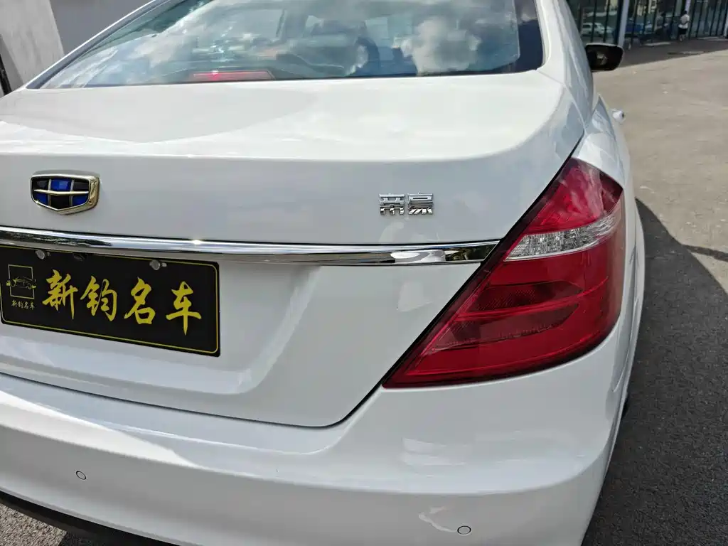 Geely Emgrand — миниатюра 10