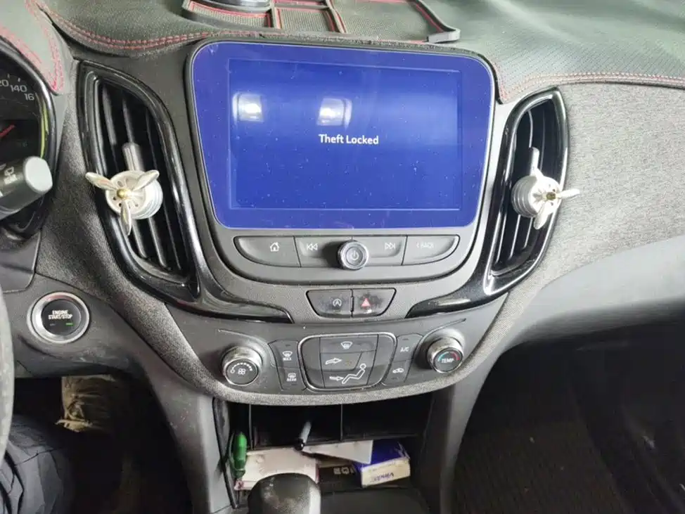 Chevrolet Equinox — миниатюра 12