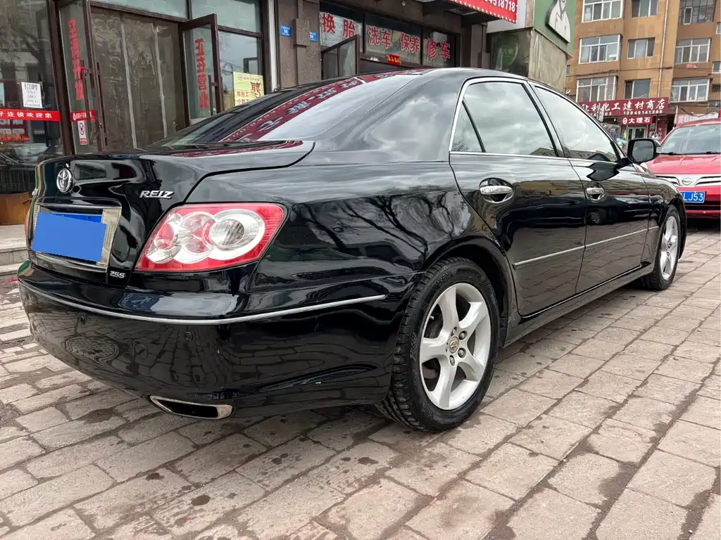Toyota Reiz — миниатюра 4