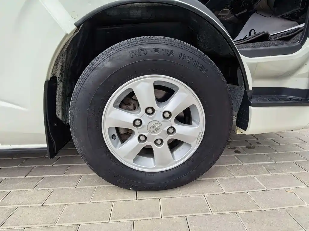 Toyota Hiace — миниатюра 13