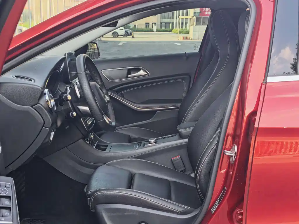 Mercedes-Benz GLA — миниатюра 10
