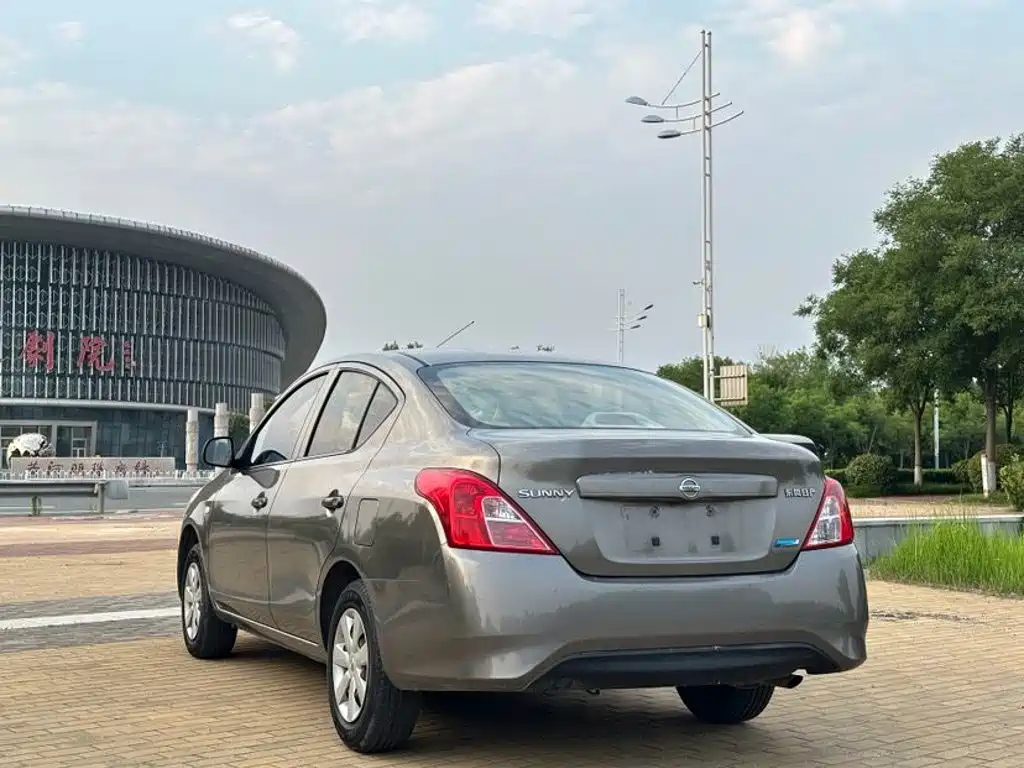 Nissan Sunny — миниатюра 6