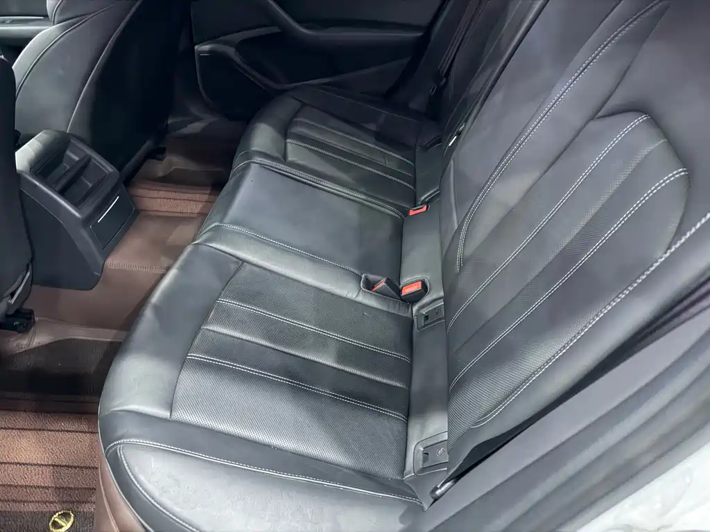 Audi A4L — миниатюра 15