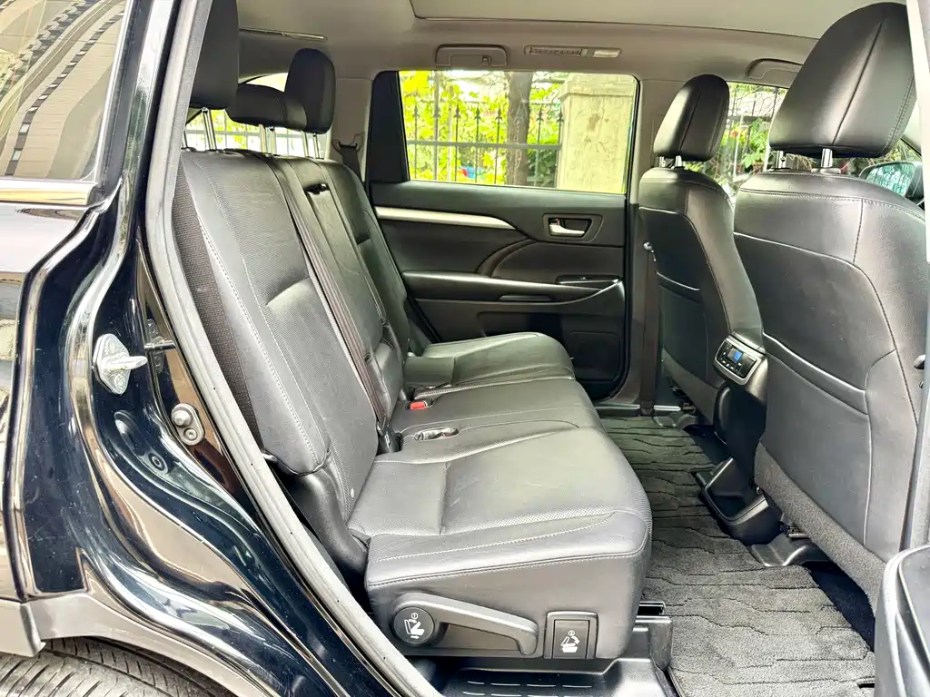 Toyota Highlander — миниатюра 21