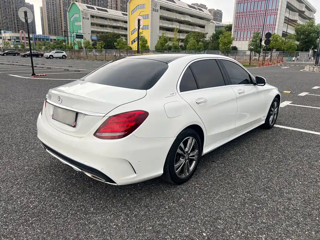Mercedes-Benz C-Class — миниатюра 7