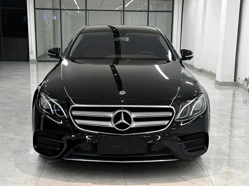 Mercedes-Benz E-Class — миниатюра 2