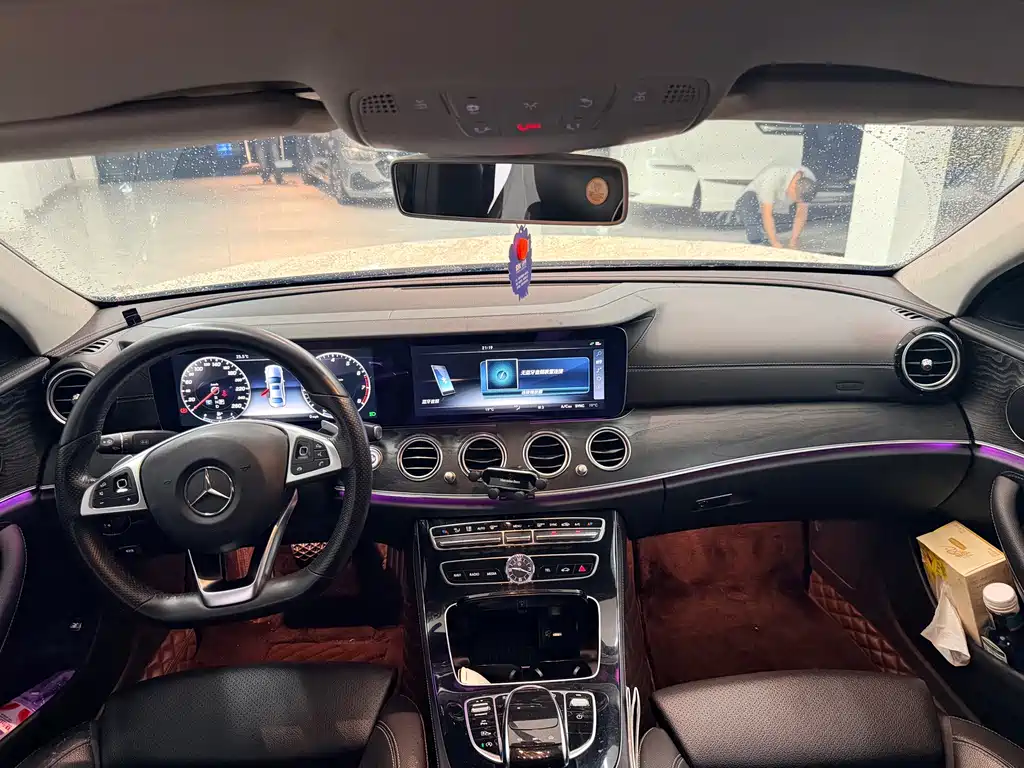 Mercedes-Benz E-Class — миниатюра 5