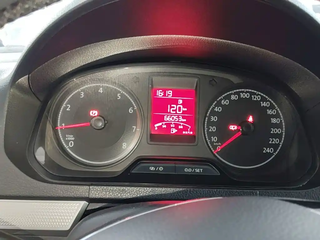 Volkswagen Jetta — миниатюра 12