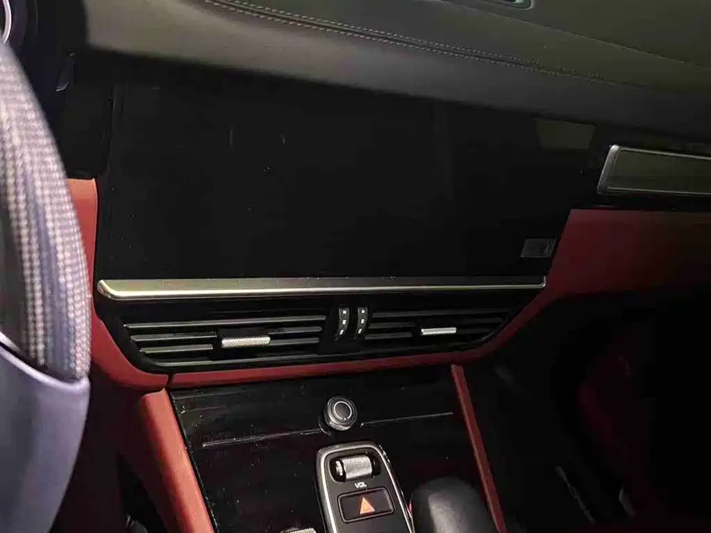 Porsche Cayenne — миниатюра 5