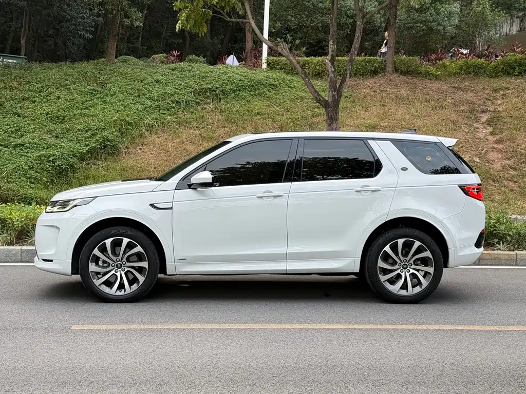 LAND ROVER DISCOVER SPORTS