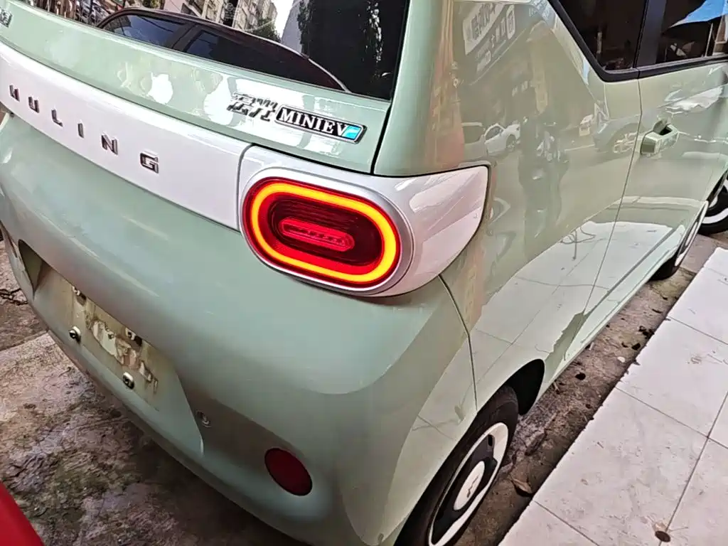 Wuling MINIEV — миниатюра 8