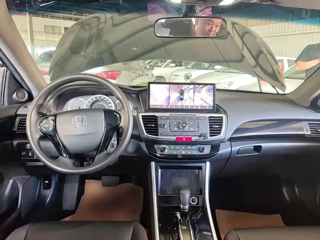 Honda Accord — миниатюра 10