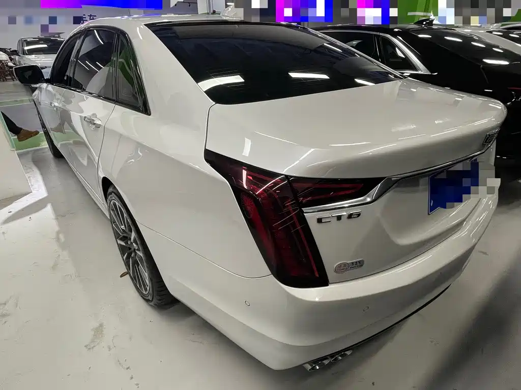 CADILLAC CT6