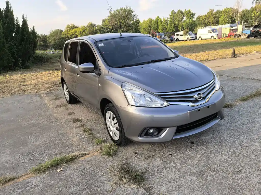 Nissan Livina — миниатюра 3